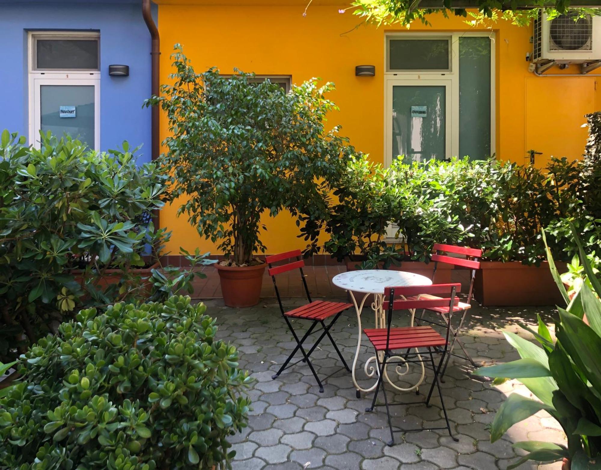 Il Girasole High Quality Inn Milano Exteriör bild