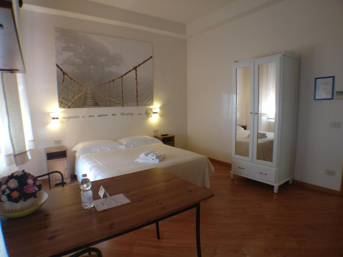 Il Girasole High Quality Inn Milano Exteriör bild